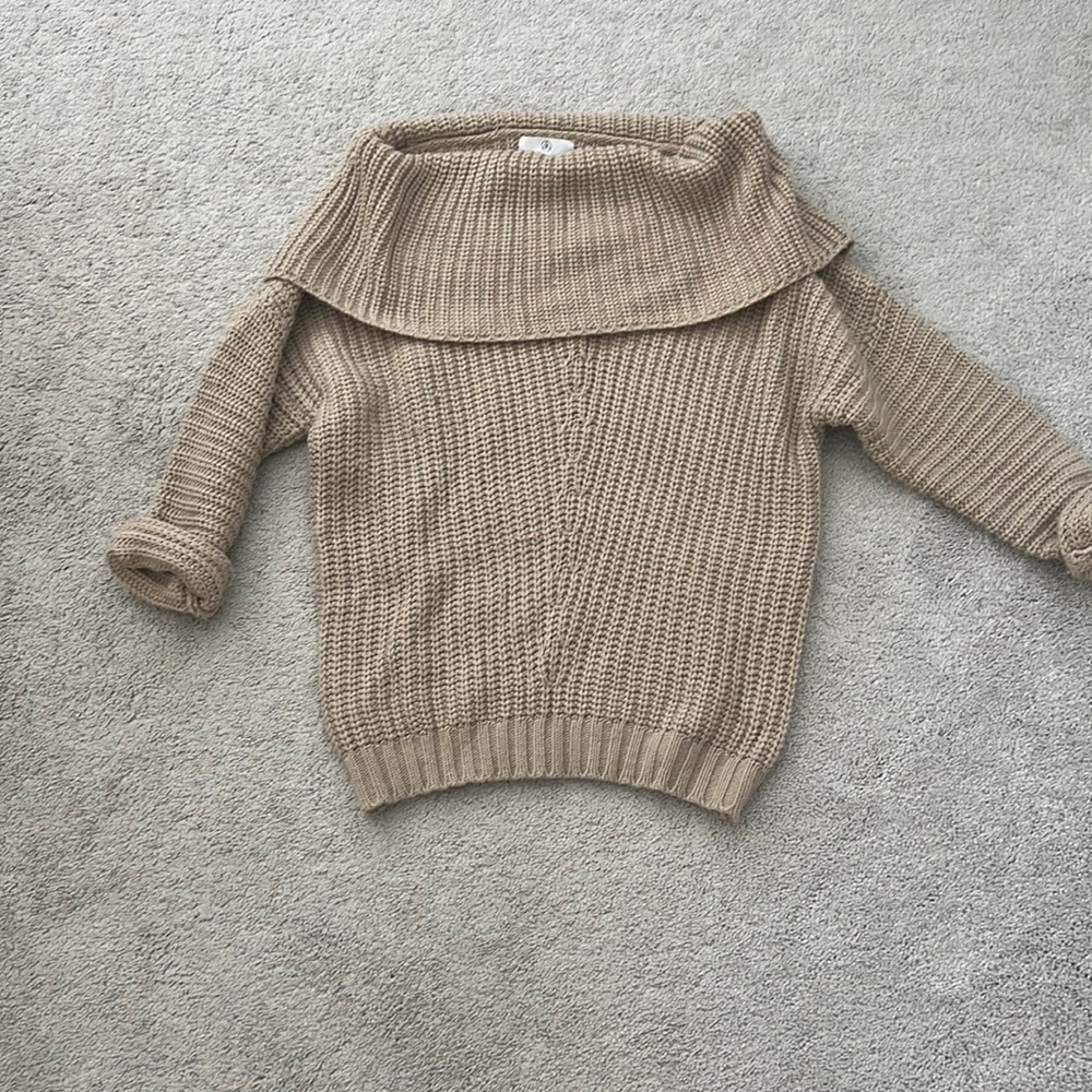 Missguided Off The Shoulder Sweater in a size 4!